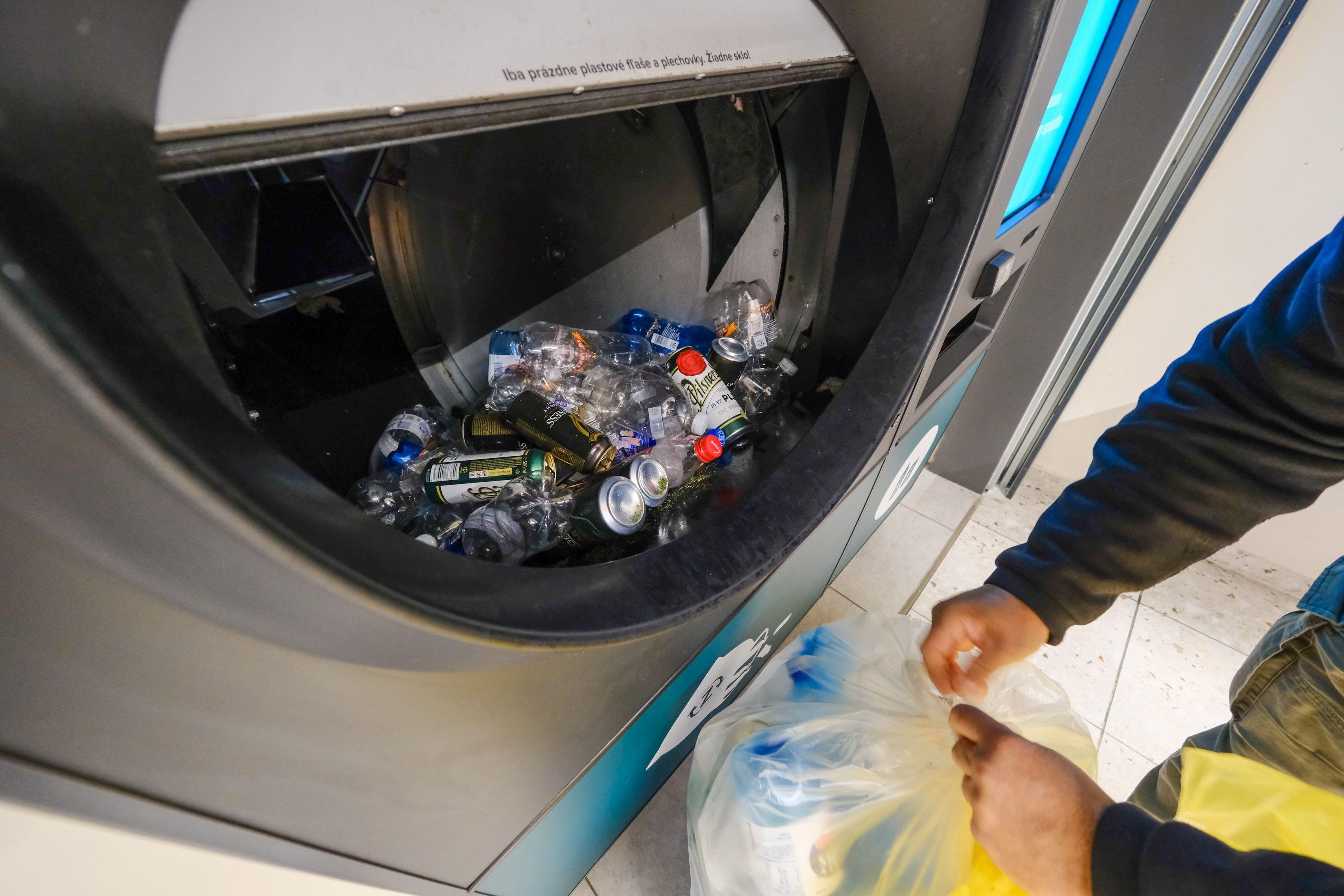 Fľaškomat v Billa detail 